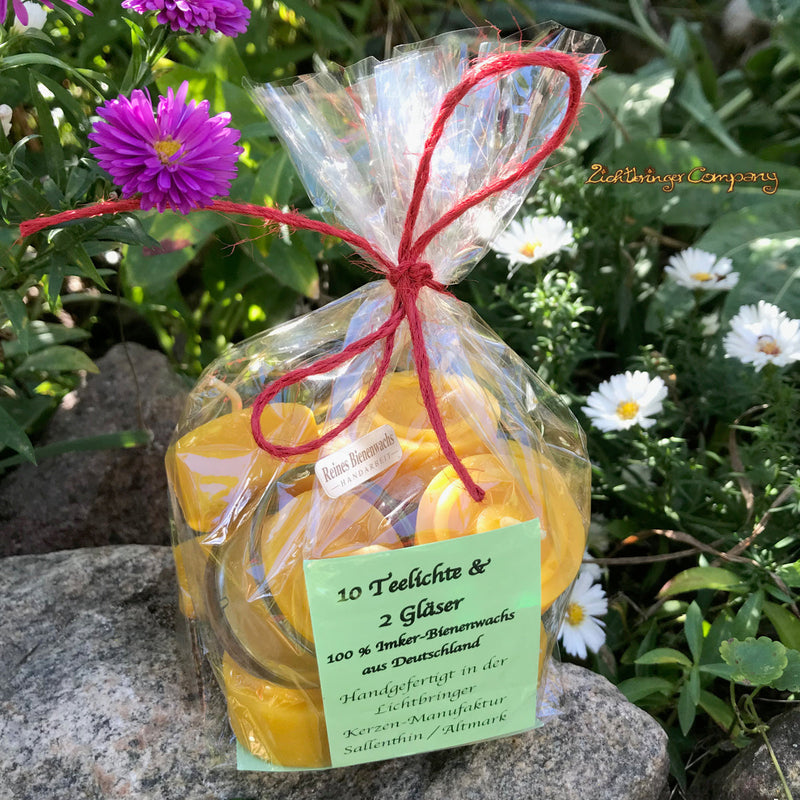 Kerzen Geschenkset – Bienenwachs Teelichter mit Gläsern als liebevolles Geschenk verpackt in einem durchsichtigen Zellglasbeutel