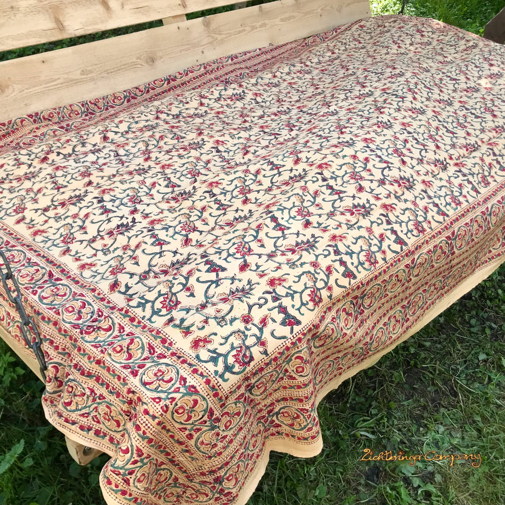 Blockdruck Tuch mit floralen Wirbeln