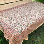 Blockdruck Tuch mit floralen Wirbeln