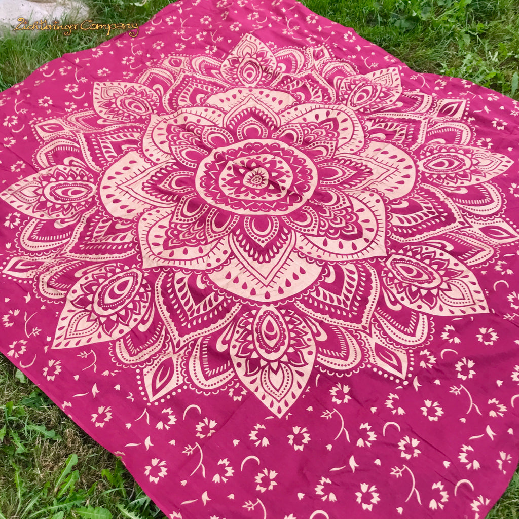 Goldener Lotus Wandtuch für Yoga- und Meditationsbereich