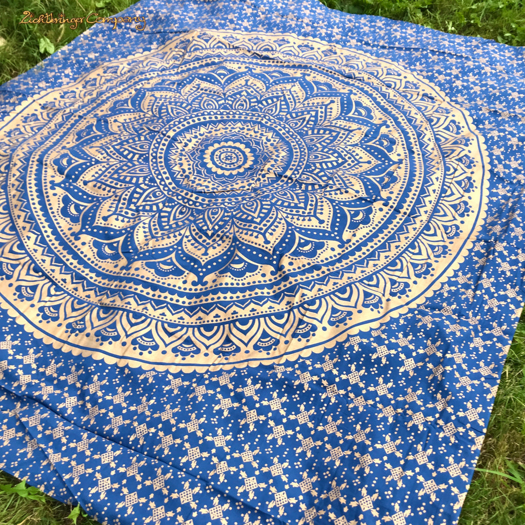 Goldenes Mandala Wandtuch in Königsblau und Dunkelblau, ca. 210 × 230 cm