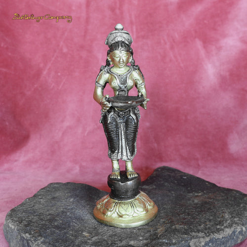 Deep Lakshmi Statue - Höhe 13 cm, 300 Gramm