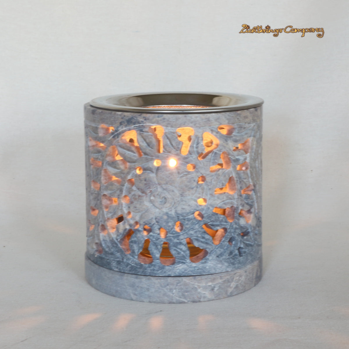 Räucherstövchen Indra aus Speckstein, mit leuchtendem Sonnenornament