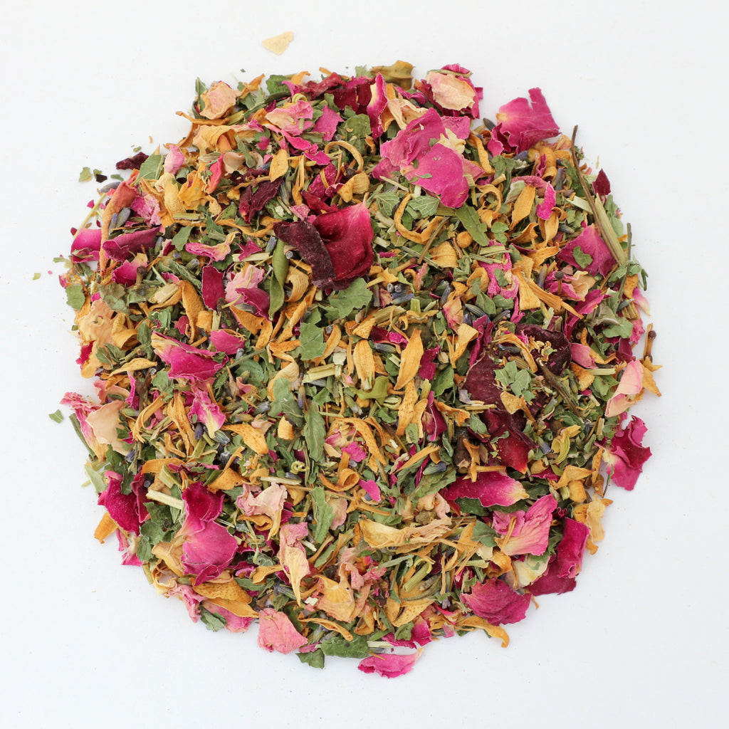 Traum-Tee Blütentee mit Rosenblüten, Orangenblüten und Lavendel